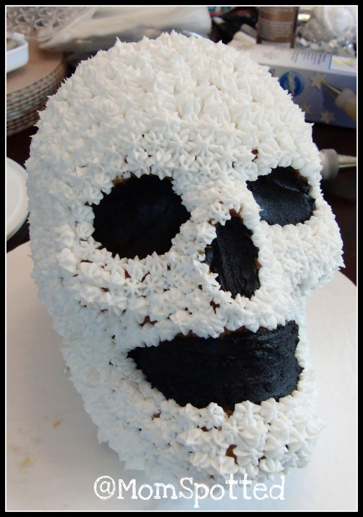 Skull Wilton Cake Pan/day of the Dead Cake Pan/halloween Skull Cake Pan/skull  Pan With Flutes/pan With Egg Balls and Worms. 