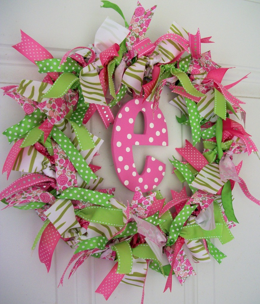 How to Make a Ribbon Wreath – Easy! – The How To Mom