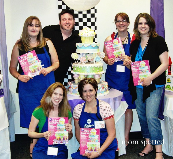 2012 Wilton Yearbook Cake