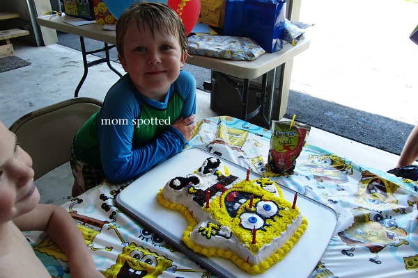 Wilton SpongeBob Character Pan Birthday Cake Tutorial