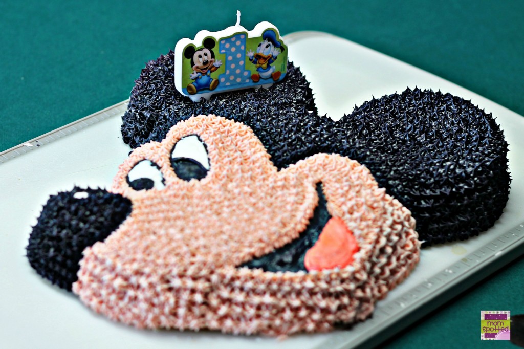 Wilton Disney Mickey Mouse Clubhouse Cake {Step by Step Tutorial}