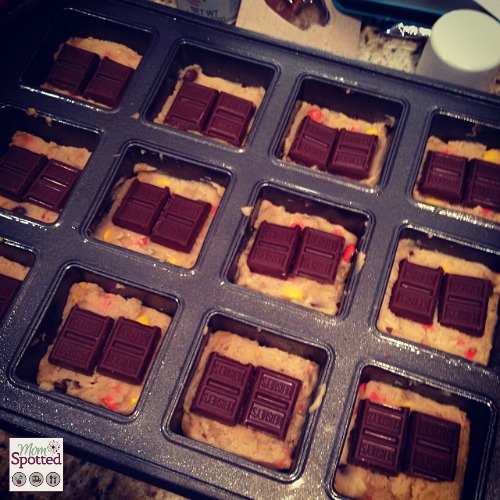 Got Candy? Make our Reese's Pieces Cookie Brownie Surprise Recipe! #HersheysHalloween #momspotted