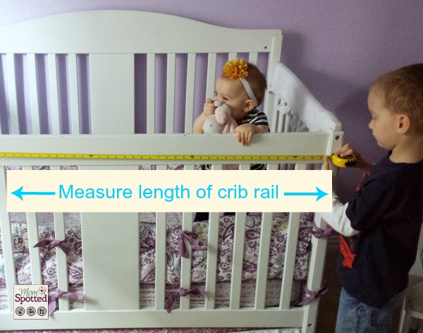 No Sew Fleece Tied Teething Crib Rail Cover Tutorial #momspotted