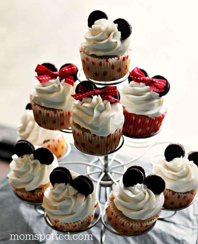 Mickey & Minnie Mouse Cupcakes {Sawyers 2nd Birthday Party} #momspotted #momspotted on Wilton Cupcake stand