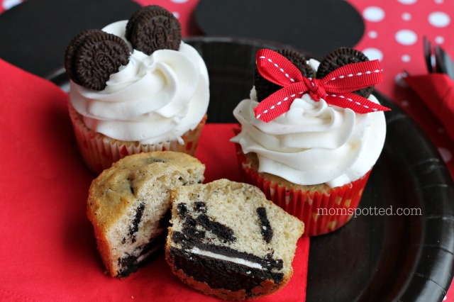 Mickey & Minnie Mouse Cupcakes for Birthday Party #momspotted 