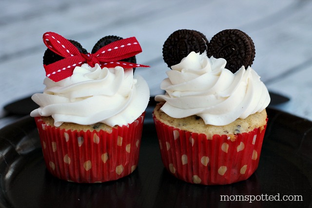 Mickey & Minnie Mouse Cupcakes {Sawyers 2nd Birthday Party} #momspotted 