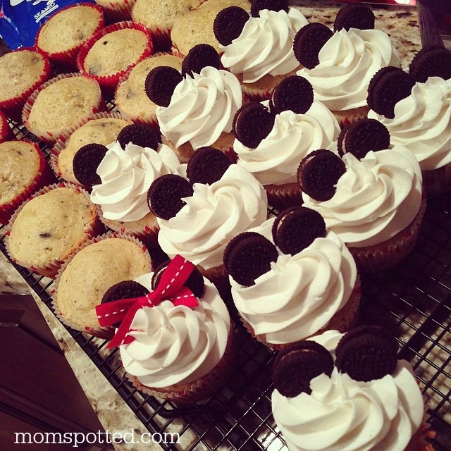 Cupcakes Mickey Minnie Mouse {Fête du 2ème anniversaire de Sawyers}. #momspotted