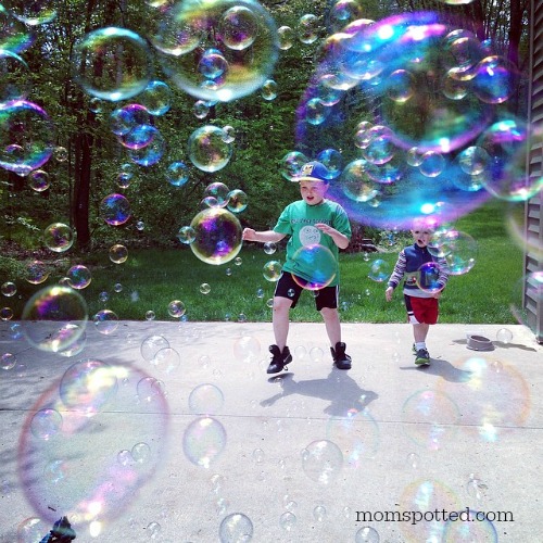 Gavin and Sawyer Playing with Gazillion Bubble Blower Bubbles #momspotted