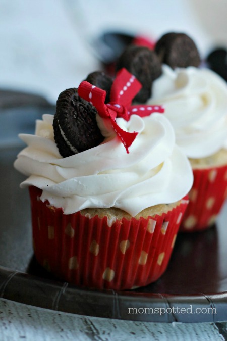 Mickey & Minnie Mouse Cupcakes for Birthday Party #momspotted 