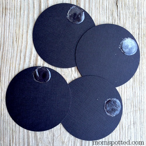 mickey mouse plates glue dots