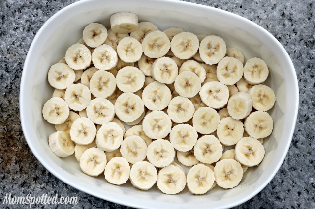 Banana Nut Raisin Oatmeal Breakfast Bake! #Recipe