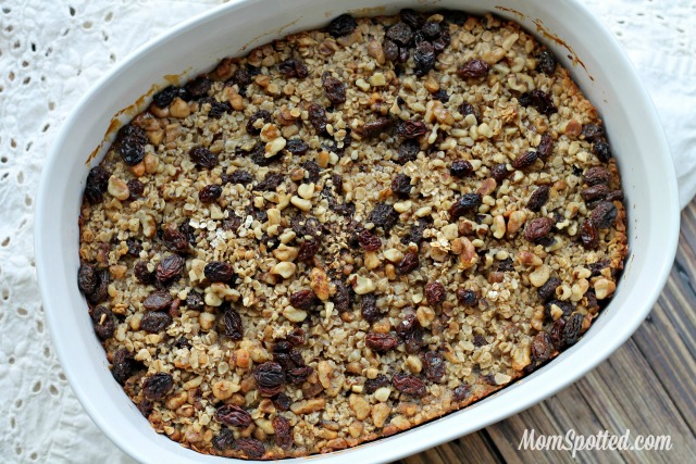 Banana Nut Raisin Oatmeal Breakfast Bake! #Recipe