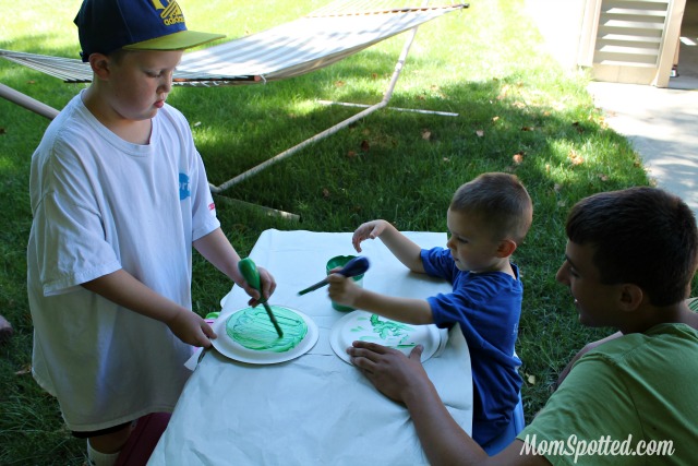 Make Your Own Apple Trees {Toddler Friendly #Craft} momspotted.com #applecraft #toddlercraft #appletree