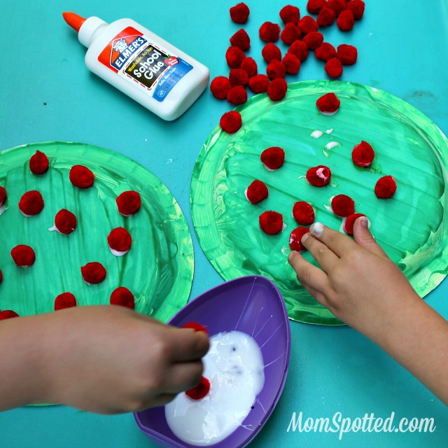 Make Your Own Apple Trees {Toddler Friendly #Craft} momspotted.com #applecraft #toddlercraft #appletree