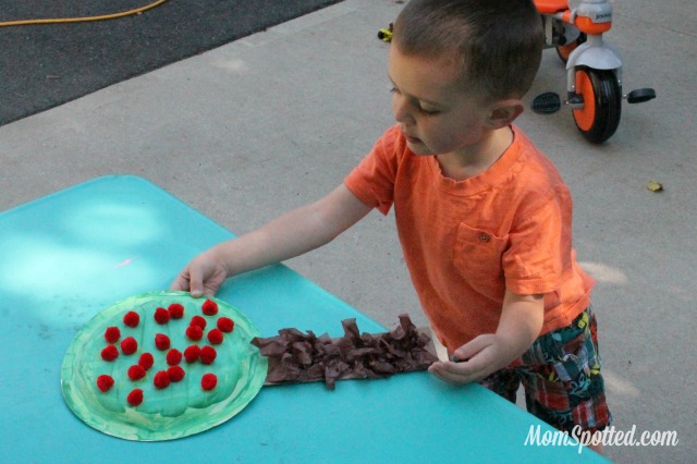 Make Your Own Apple Trees {Toddler Friendly #Craft} momspotted.com #applecraft #toddlercraft #appletree