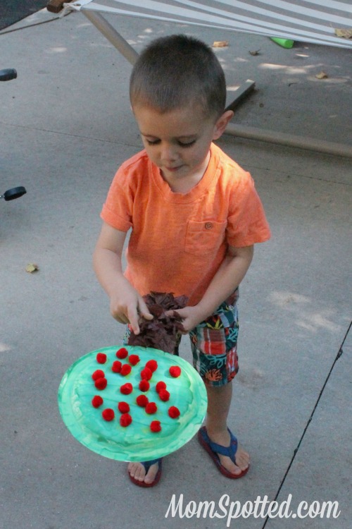 Make Your Own Apple Trees {Toddler Friendly #Craft} momspotted.com #applecraft #toddlercraft #appletree