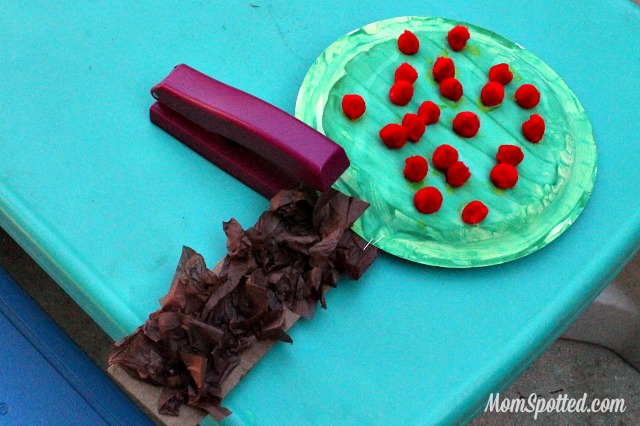 Make Your Own Apple Trees {Toddler Friendly #Craft} momspotted.com #applecraft #toddlercraft #appletree