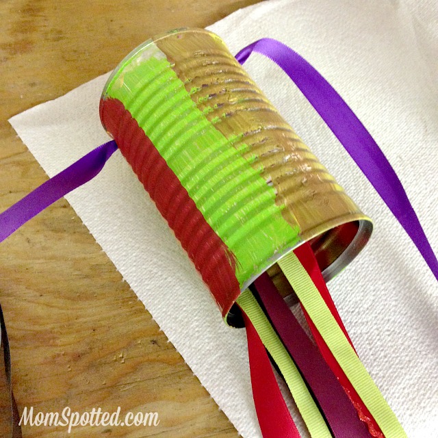 Kids Wind Sock {DIY Soup Can Craft} #FunCraftsWithMom