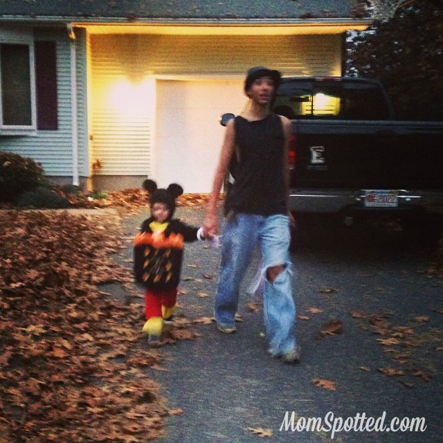 2014 Halloween Johnny & Sawyer Trick or Treating