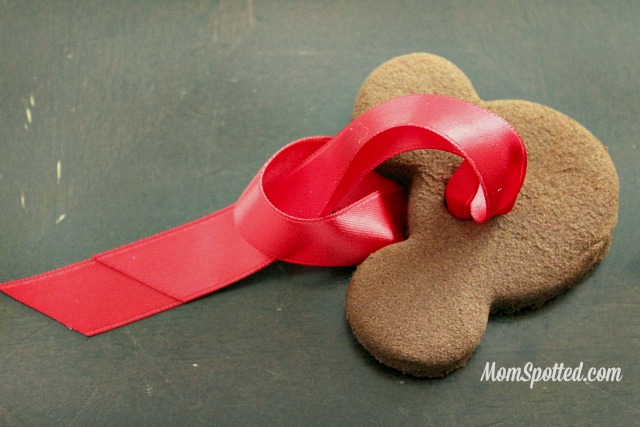 DIY Cinnamon Ornament {2 Ingredient Recipe} Easy for Kids! Recipe found on momspotted.com