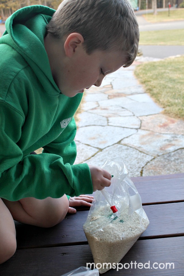 Make Your Own Rainbow Rice for Sensory Play {Fun Crafts With Mom}