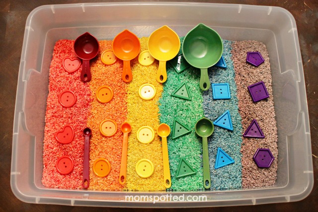 Make Your Own Rainbow Rice for Sensory Play {Fun Crafts With Mom}