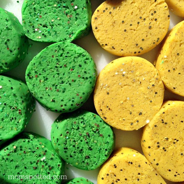 Homemade St. Patrick's Day Leprechaun Gold Play Dough {Fun Crafts with Mom}