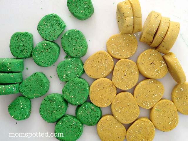 Homemade St. Patrick's Day Leprechaun Gold Play Dough {Fun Crafts with Mom}