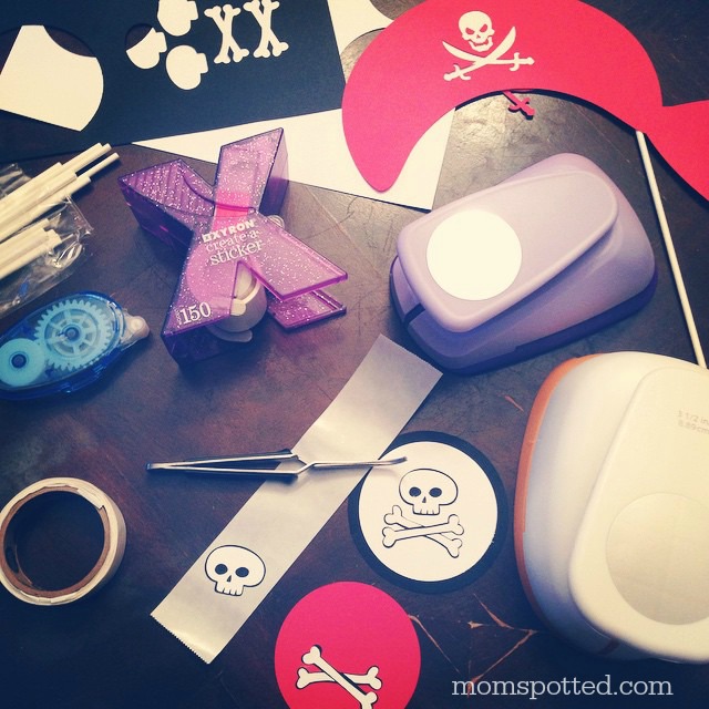 Make Your Own Photo Booth Props for your Pirate Birthday Party {Fun Crafts with Mom}