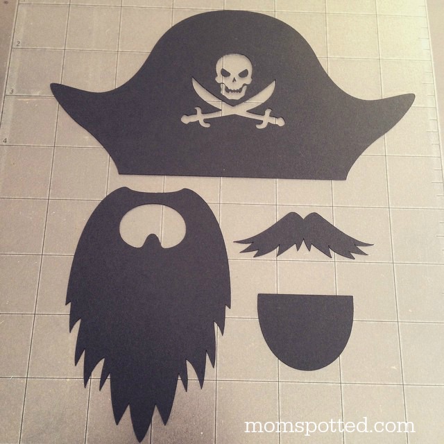 Make Your Own Photo Booth Props for your Pirate Birthday Party {Fun Crafts with Mom}