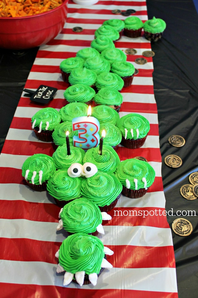 Alligator Cupcakes a Summer Party Dessert | Mama's Coffee Shop