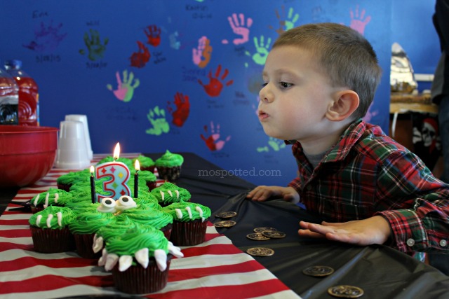 Tic Toc Croc Pirate Cupcakes