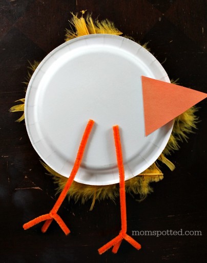 Baby Chicks Paper Plate Craft {Fun Crafts With Mom} - Mom Spotted