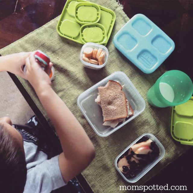 Back to School Lunches Made Easy with Rubbermaid LunchBlox Kit! #BloxOff