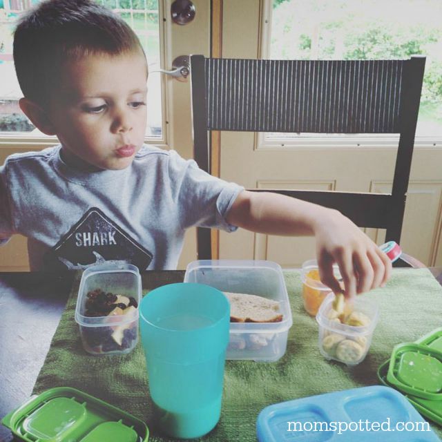 Lunch Time Made Simple With Rubbermaid LunchBlox Kits #IC #BloxOff