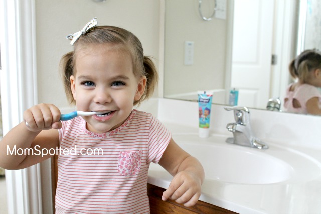 Kids Have Healthy Smiles With Orajel™ Kids {PLUS Toddler Teeth Brushing Tips & Orajel™ Smilestones Photo Sweepstakes}