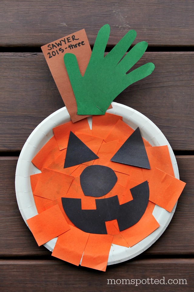 Halloween Jack-O-Lantern Paper Plate Pumpkins {Fun Crafts with Mom}
