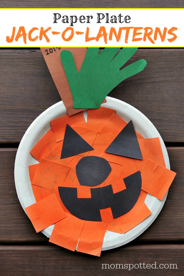 Halloween Jack-O-Lantern Paper Plate Pumpkins {Fun Crafts with Mom} Perfect classroom craft for preschool! 