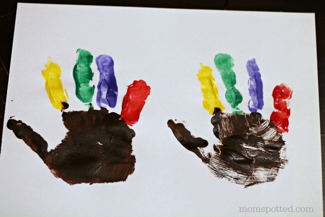 Turkey Handprint Thanksgiving Card {Fun Crafts with Mom}