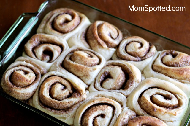 The Perfect and Delicious 1 Hour Cinnamon Roll With Maple Frosting Recipe