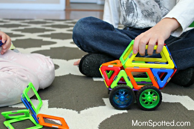 GeoSmart™ Magnetic Construction Kits- The Perfect Gift For Little Engineers {PLUS Giveaway}